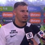 Hugo Moura celebra 'gol salvador' e exalta torcida do Vasco contra o Flamengo