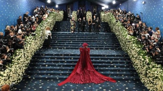 Met Gala acontece no Metropolitan Museum of Art