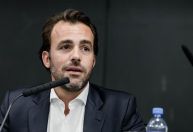 Suspensão de Lucas Bove é adiada após sessão esvaziada na Alesp