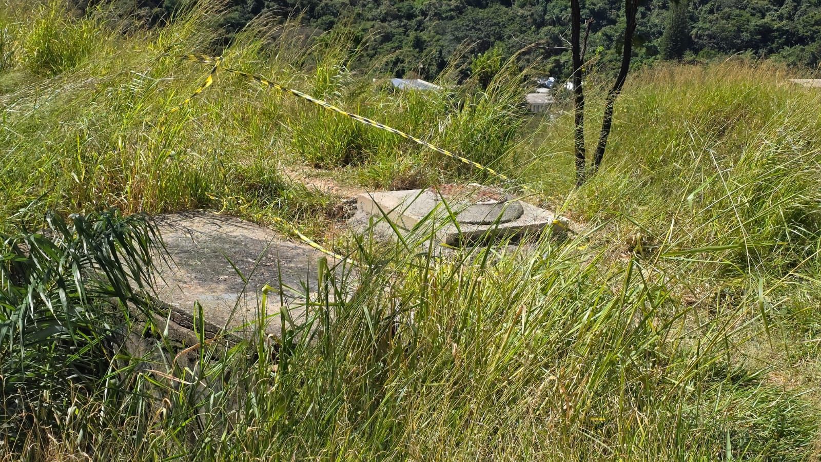 Falta d'água em BH: tubulação onde égua caiu é tampada