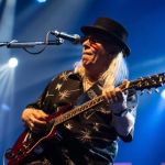 Morre Luiz Carlini, referência do rock brasileiro, aos 73 anos