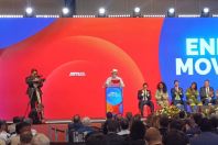 Lula promete 'nunca mais ter apagão' e diz que Brasil pode liderar transição global