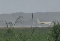 Avião cargueiro da Gol sai da pista no aeroporto de Salvador