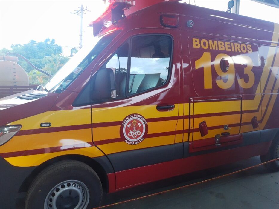 Duas pessoas ficam gravemente feridas em acidente de carro