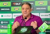 Coordenador do América visita CT para 'tratar questões' com jogadores
