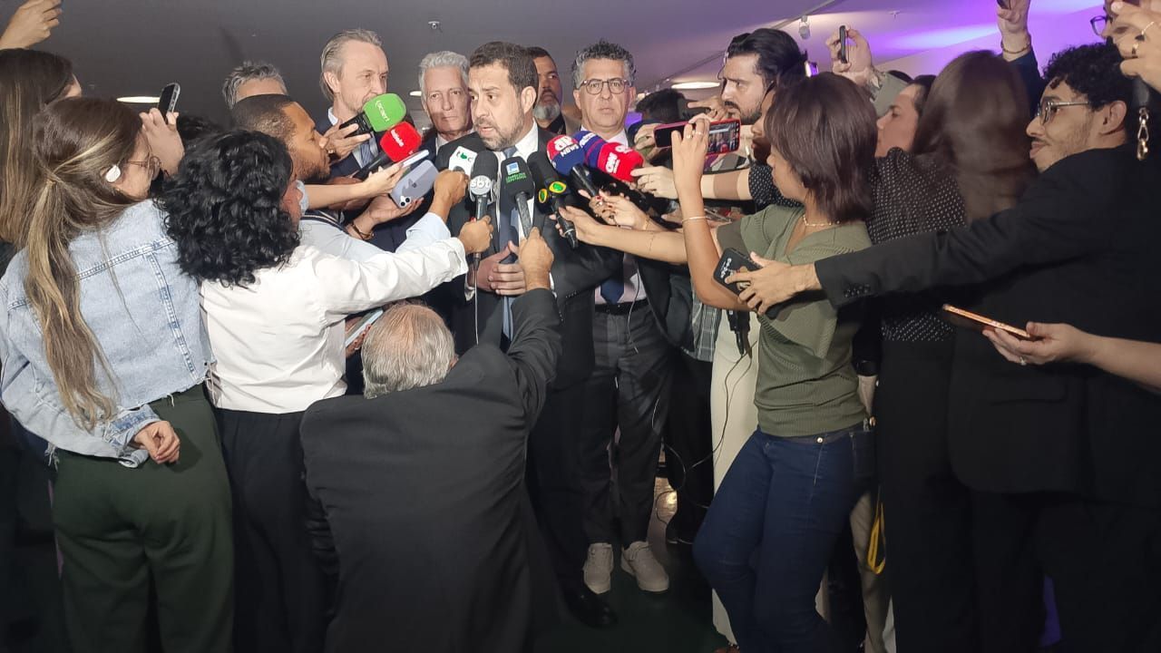 Em comissão da 6x1, Boulos diz que governo não quer 'tempo de transição'