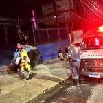 Veículo tomba na Av. Mário Werneck, no Buritis, após bater em muro