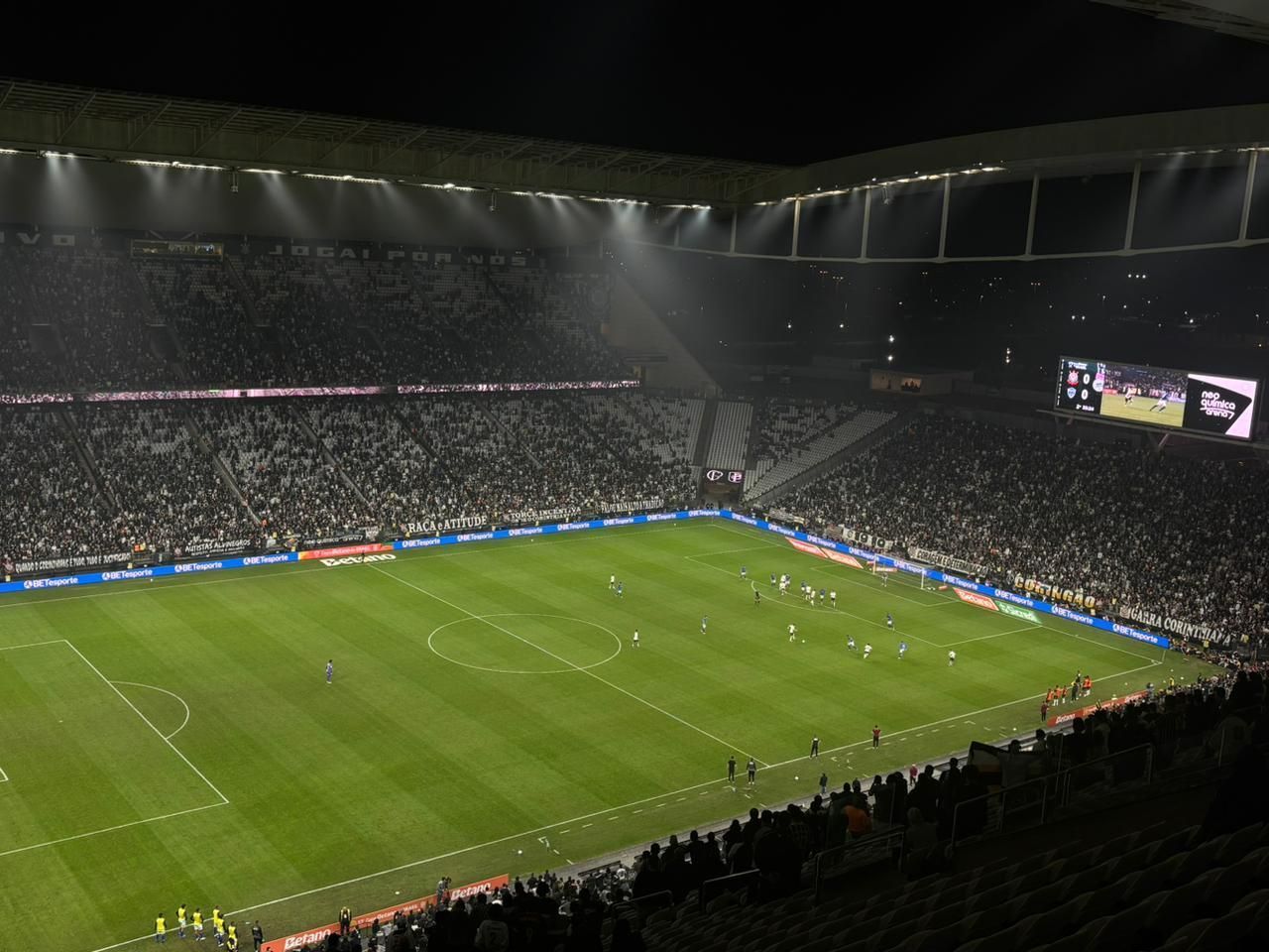 Corinthians vence Barra e avança com facilidade às oitavas da Copa do Brasil