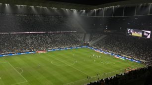 Corinthians vence Barra e avança com facilidade às oitavas da Copa do Brasil