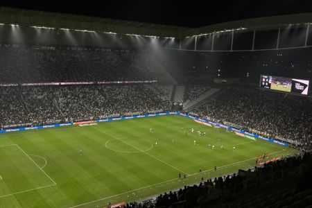 Corinthians vence Barra e avança com facilidade às oitavas da Copa do Brasil