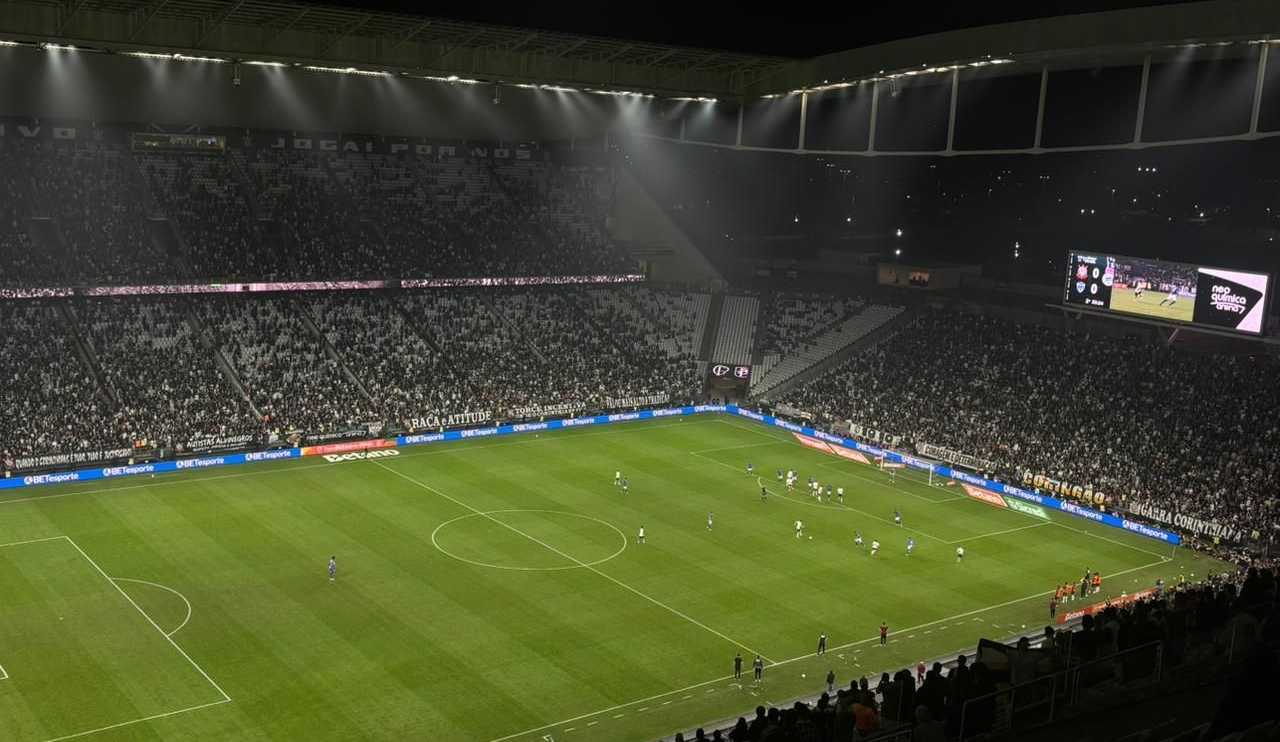 Corinthians vence Barra e avança com facilidade às oitavas da Copa do Brasil