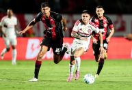 Com força do Barradão, Vitória reverte vantagem do Flamengo e avança na Copa do Brasil