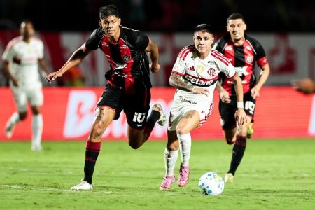 Com força do Barradão, Vitória reverte vantagem do Flamengo e avança na Copa do Brasil