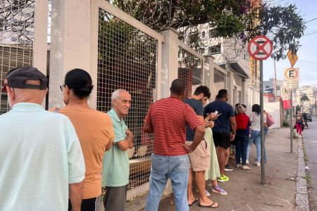 População celebra postos abertos no sábado para vacinação contra a gripe 'Utilidade pública'