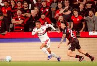 Sob olhares de Ancelotti, Flamengo busca empate contra Athletico-PR pelo Brasileiro