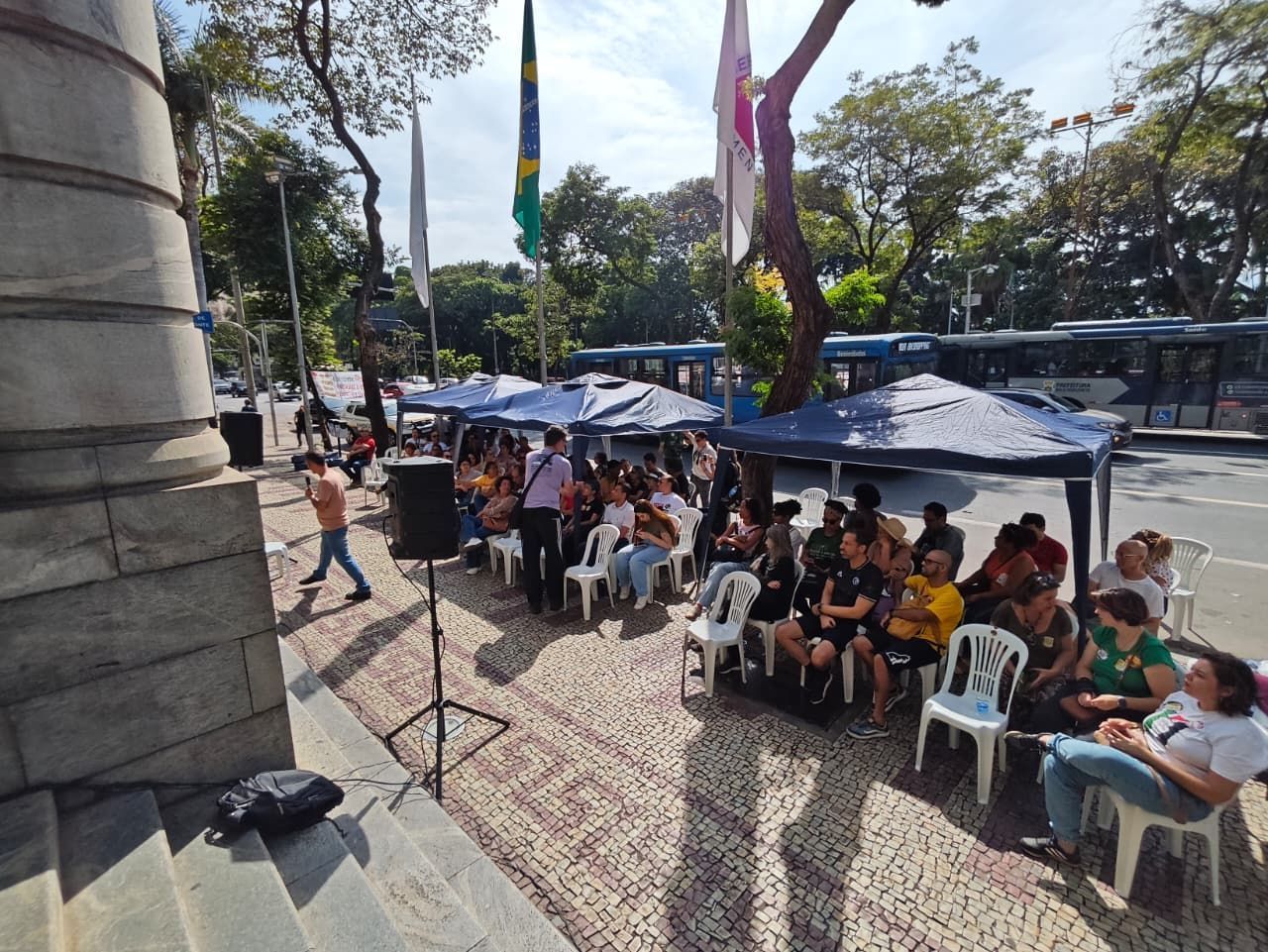 Professores fazem nova manifestação por recomposição salarial em BH