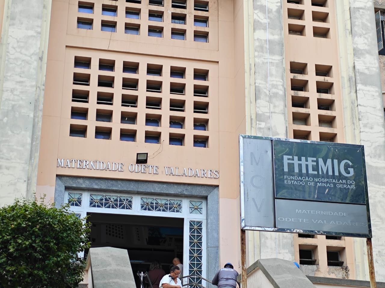 Presença de bactéria na água preocupa servidores da Maternidade Odete Valadares