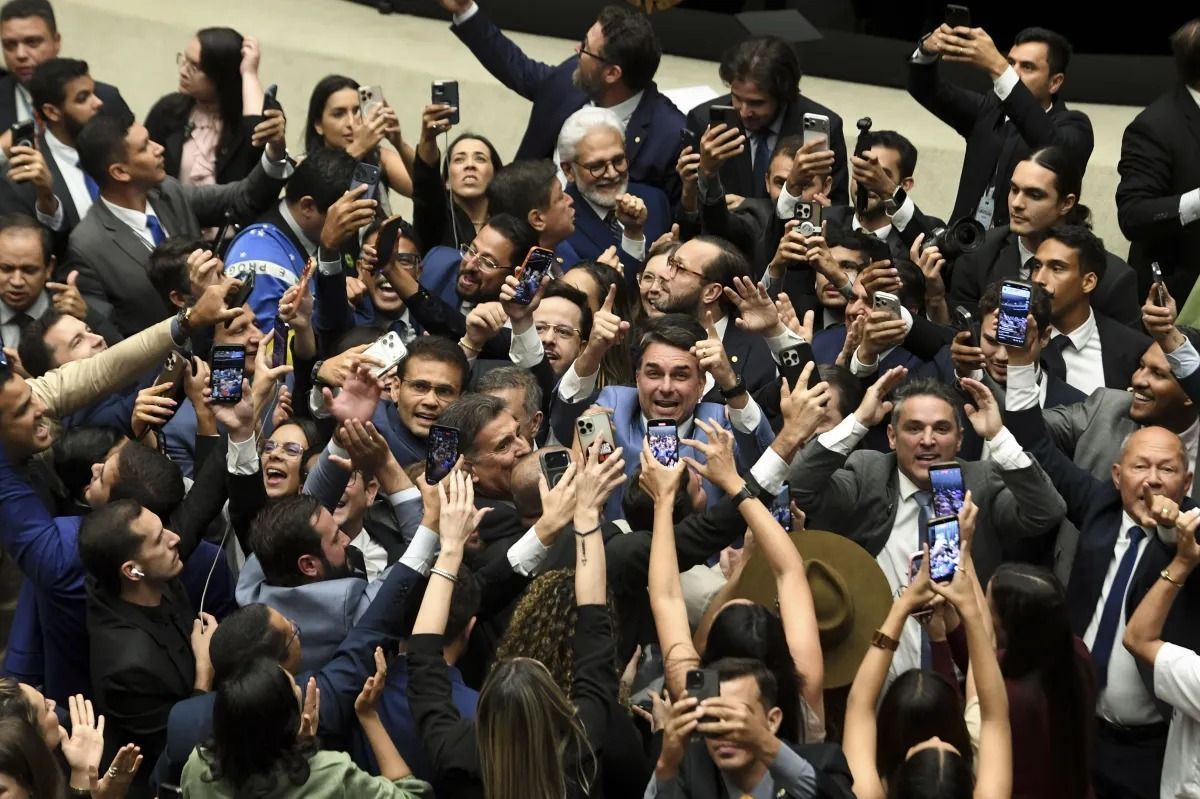 AGU volta ao STF contra Lei da Dosimetria e pede suspensão da norma