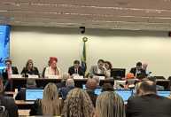 Deputados retiram assinaturas de apoio as emendas da PEC do fim da escala 6x1