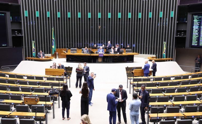 Câmara aprova PEC que amplia imunidade tributária para igrejas e entidades religiosas
