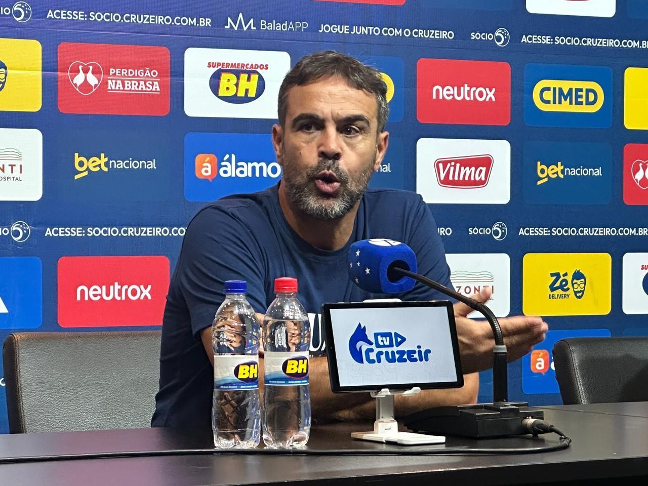 Artur Jorge é direto ao analisar empate entre Cruzeiro e Fluminense: 'Jogo ingrato'