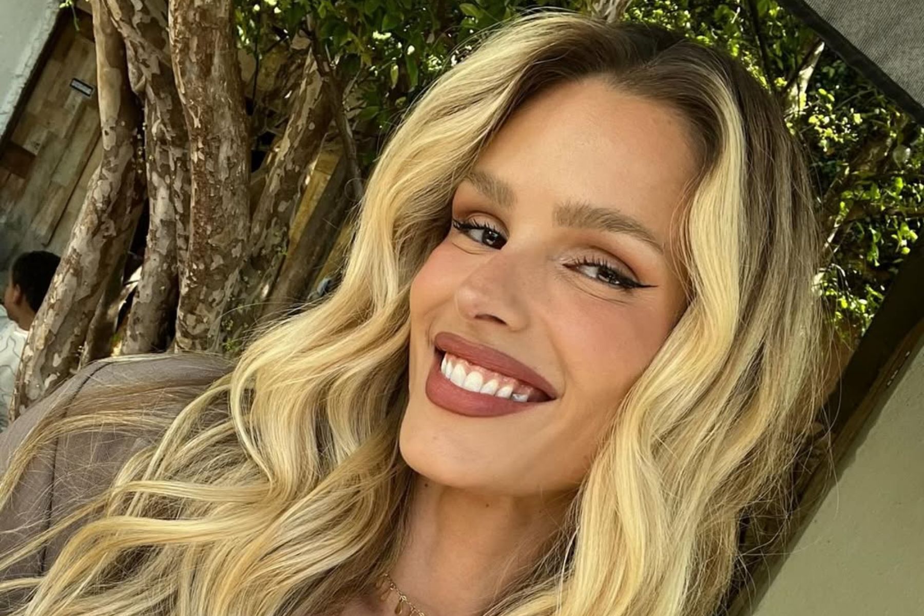 Yasmin Brunet diz que 'morador de rua' a diagnosticou com doença pouco falada