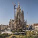 Conheça os detalhes da Basílica da Sagrada Família, a igreja mais alta do mundo