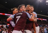 Premier League: Aston Villa vence Liverpool e garante retorno à Champions League