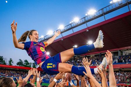 Alexia Putellas é festejada em despedida do Barça em 2026