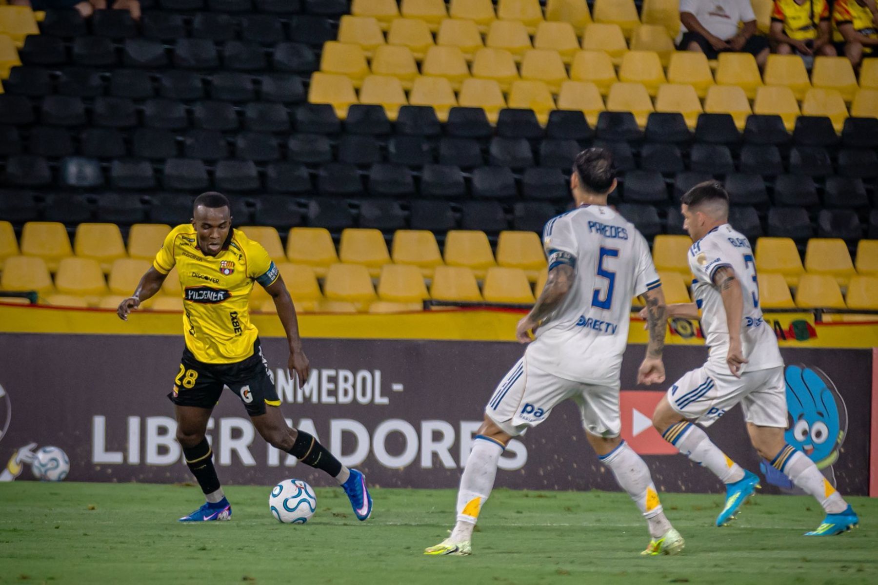 Barcelona-EQU vence Boca, e Cruzeiro pode assumir liderança do grupo na Libertadores
