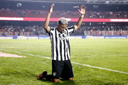 Dívida por Jordan Barrera era um dos últimos obstáculos para o fim dos transfer bans