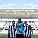 Botafogo acerta renovação de trio das divisões de base