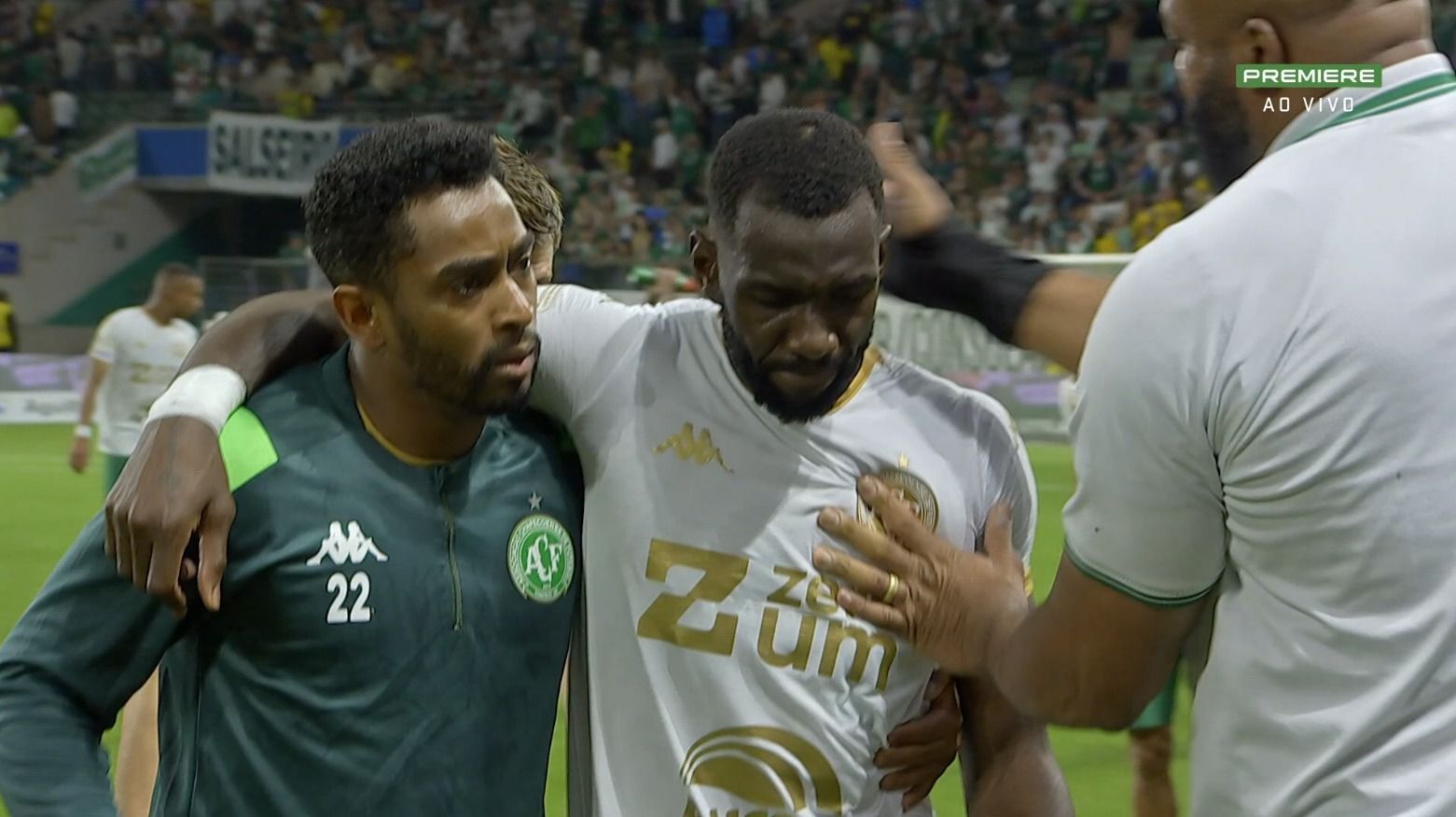 Bolasie perde pênalti no último lance contra o Palmeiras e deixa gramado chorando