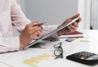 Reorganização financeira: estratégias para superar o endividamento em 2026