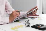 Reorganização financeira: estratégias para superar o endividamento em 2026