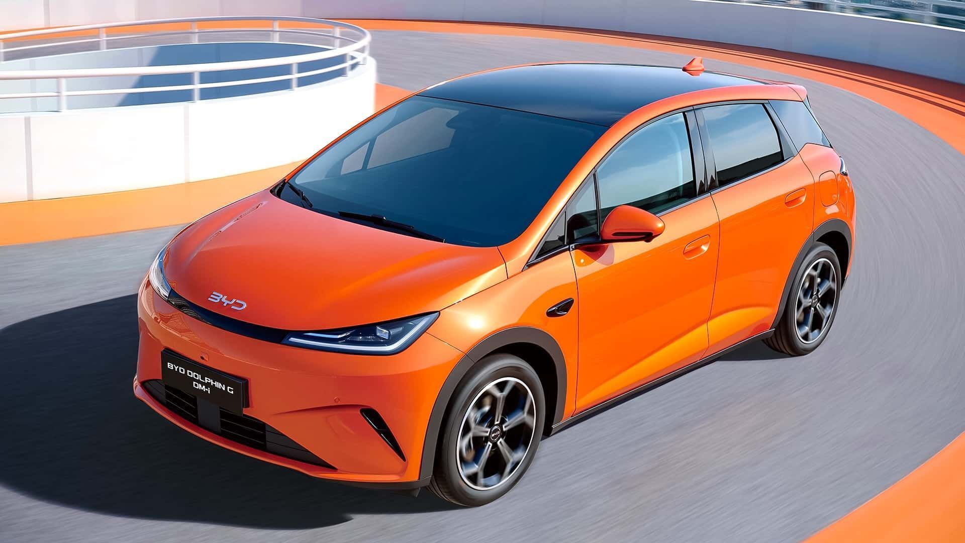 BYD Dolphin híbrido roda 1.000 km com um tanque e está confirmado no Brasil