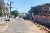 Ladrão é atacado e morto por cães ao pular lote para furtar materiais em BH