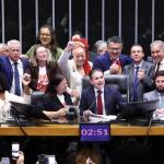 Câmara dos Deputados aprova projeto que acaba com a escala 6x1