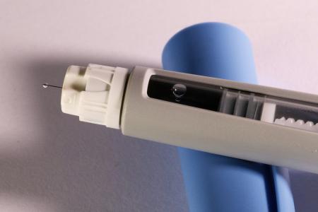 Eli Lilly processa seis empresas dos EUA por venda ilegal de retatrutida