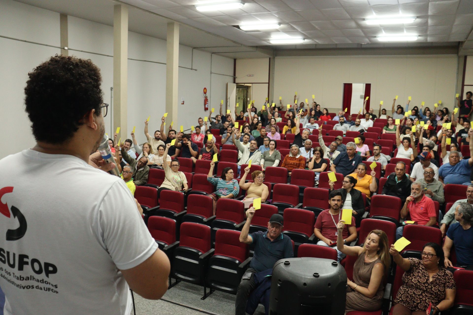 Servidores técnico-administrativos da UFOP aprovam indicativo de fim da greve