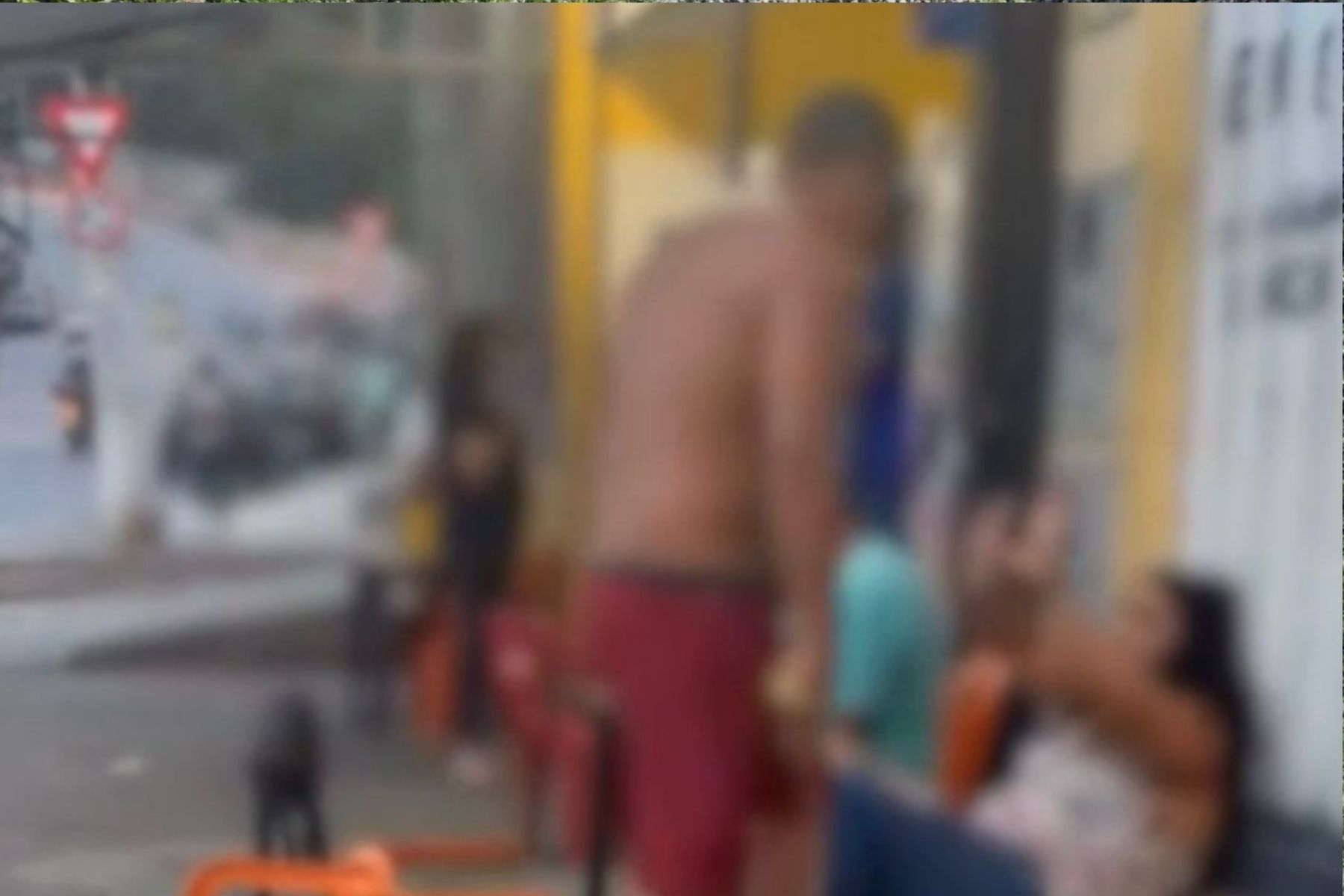 Mulher chicoteada em Santa Luzia sofreu agressões na frente da filha de 1 ano