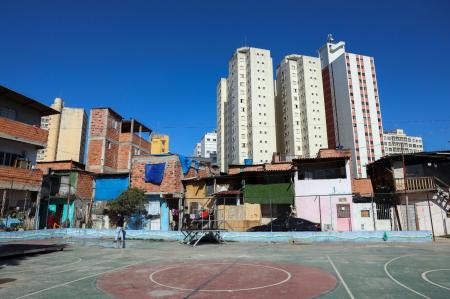 Emaranhado regulatório encarece imóvel em 30% e trava habitação no Brasil