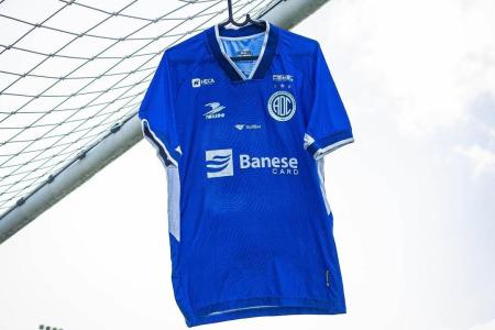 Camisa do Confiança na Arena Batistão, em Aracaju