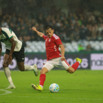 Inter marca no último lance e arranca empate contra o Coritiba pelo Brasileirão