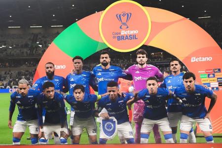 Time do Cruzeiro no duelo contra o Goiás na Copa do Brasil