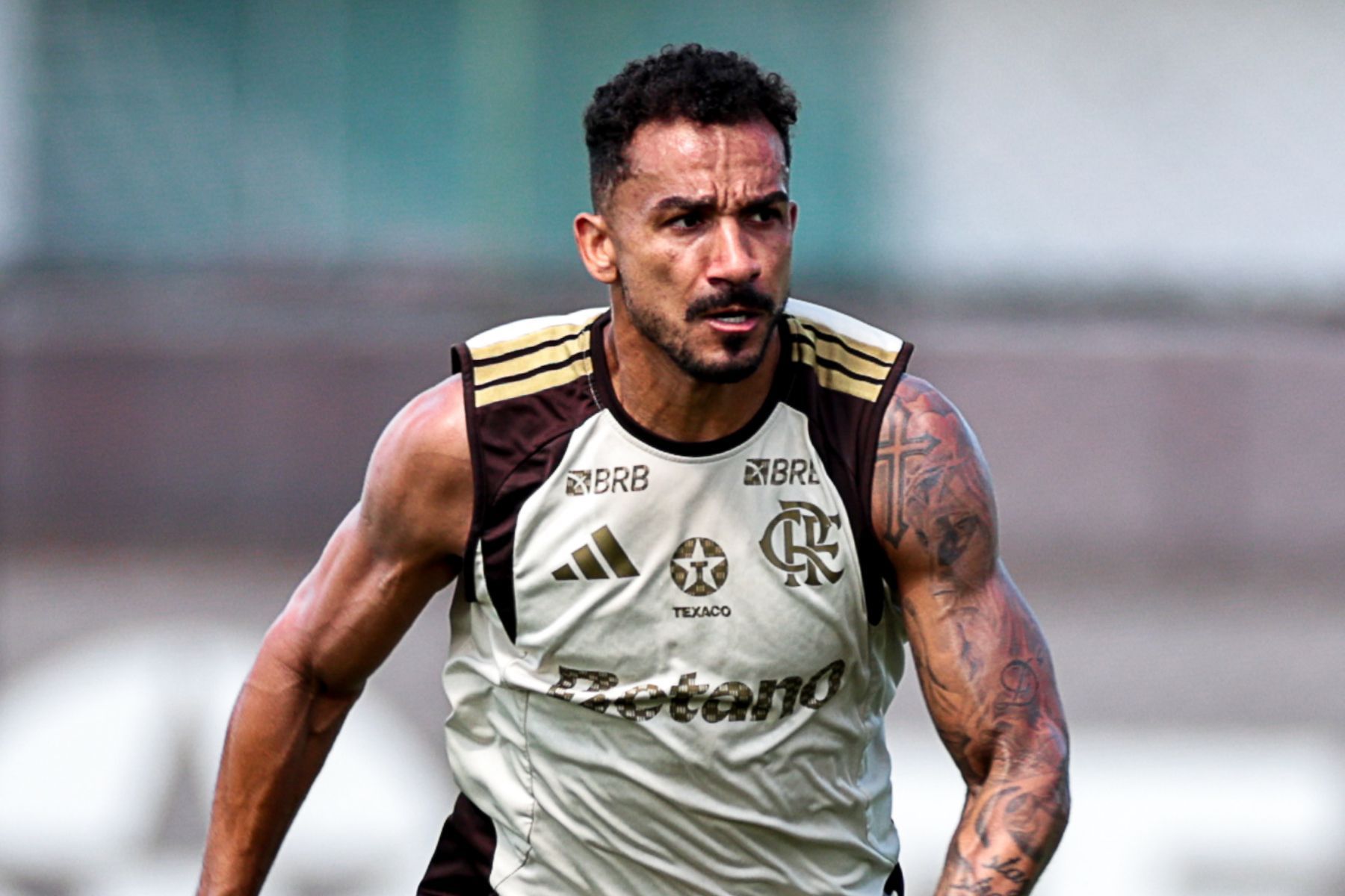 Com Flamengo em ascensão, Danilo projeta equilíbrio: 'Lineares sempre'