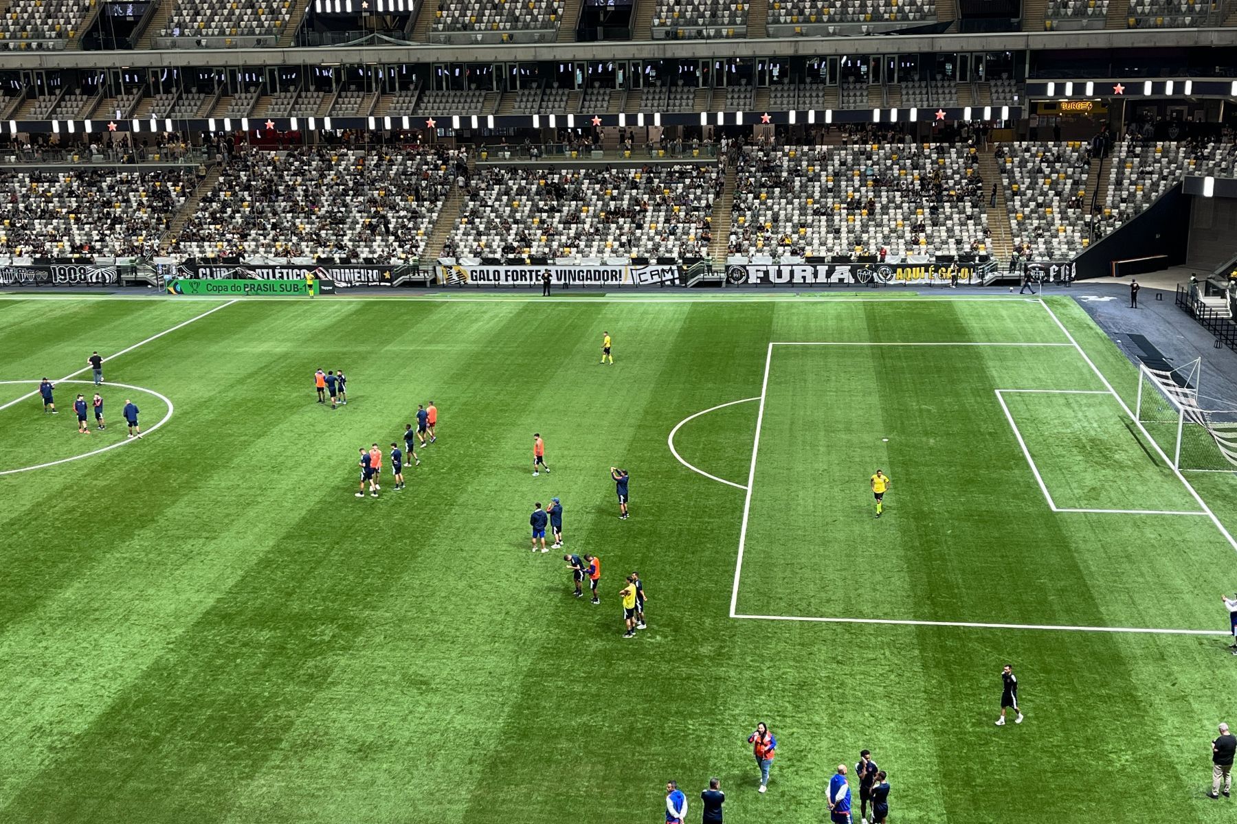 Delegação de rival do Atlético na Sul-Americana vai à Arena MRV antes da final do sub-17