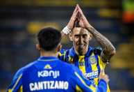 Di María marca, Rosario Central goleia e se classifica às oitavas da Libertadores