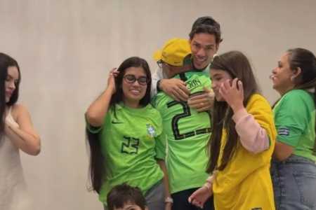 Goleiro Ederson celebra vaga na Copa do Mundo de 2026