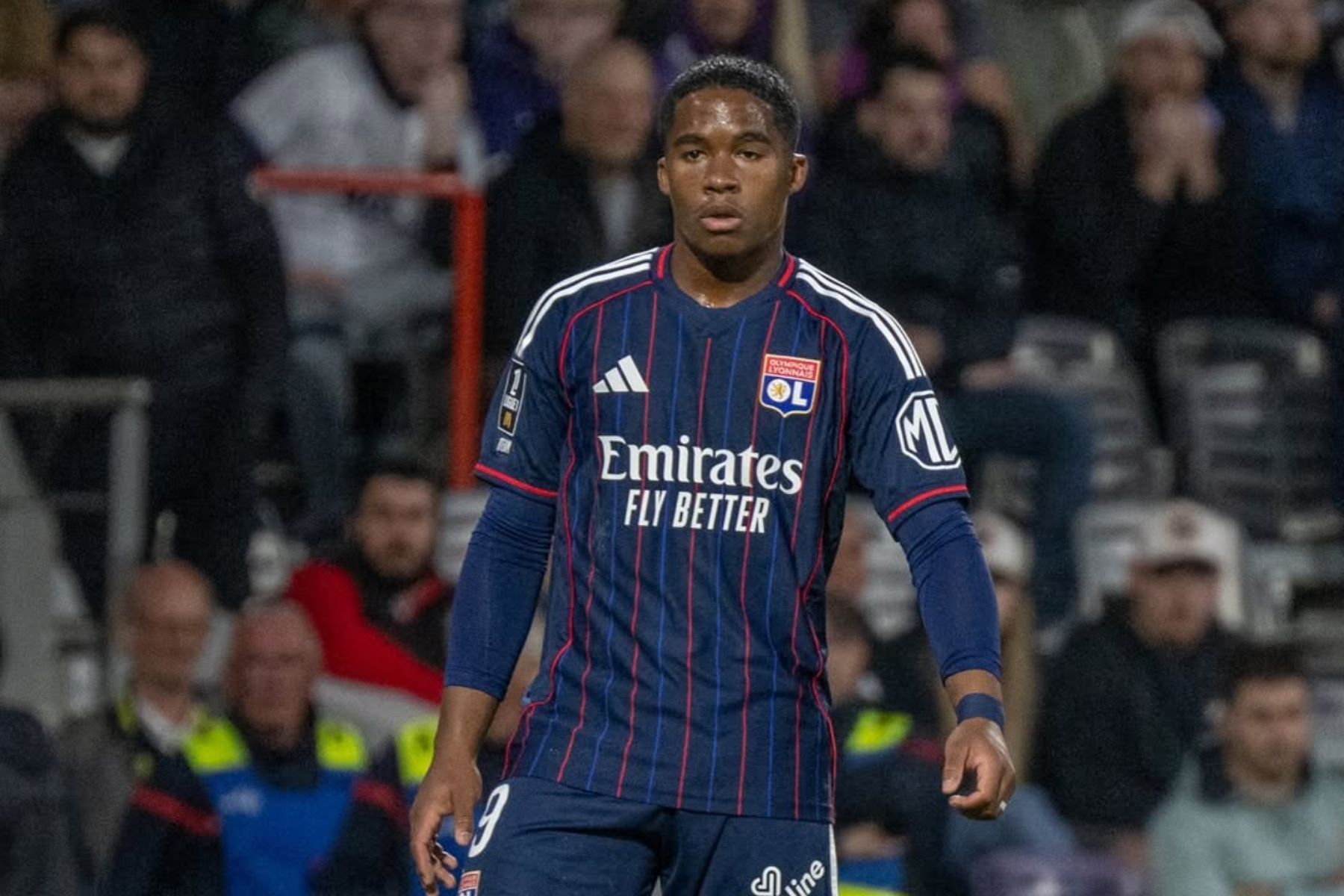 Endrick dá assistência, mas Lyon perde para Toulouse e vê vaga na Champions ameaçada